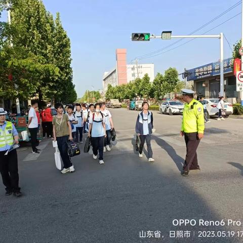 文明许孟初中交通安全进校园暨电动自行车骑行违法专项治理宣传活动