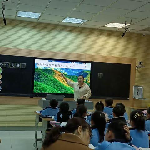 春风送暖万物新 柳绿桃红馥郁馨---逸夫小学东校一年级语文立标示范课展示活动