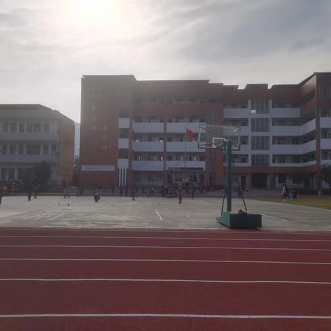 自信拼搏，扬帆向未来——平和县小坪小学运动会