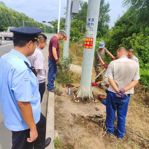 清理公路非标 优化路域环境