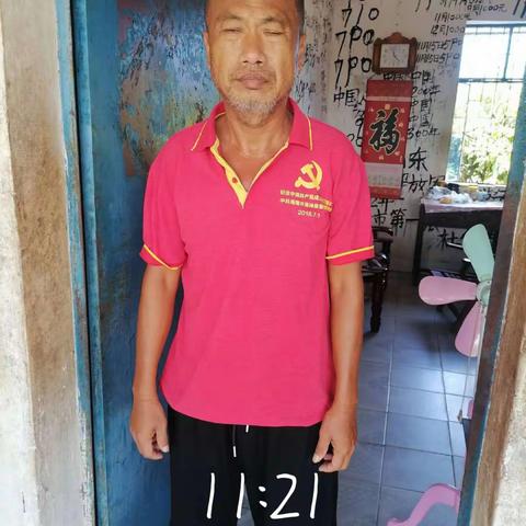 入户走访低保家庭及高龄老人了解身体情况，帮扶需求。