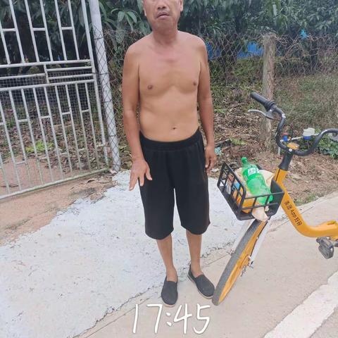 10月入户走访低保，高龄老人以及困境儿童了解健康状况。