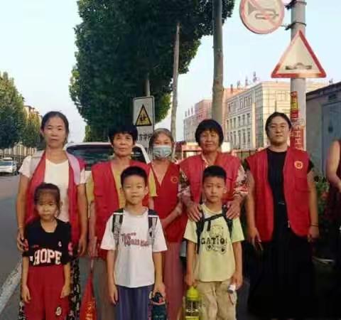 最美1.1雷锋家长