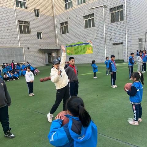 沐浴阳光 健康成长