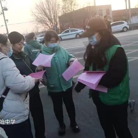 【莱芜区高庄街道】巧借放学时机，筑牢禁毒防线