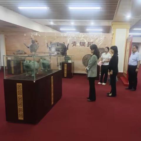 内蒙古总工会副主席吴燕平到清水河县科技馆调研指导工作