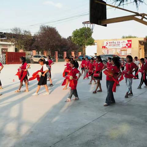 腰鼓齐鸣，活力校园                        ——西安市高陵区耿镇王家滩小学腰鼓社团活动纪实