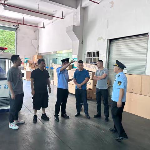 强排查，重整改！拥军社区联合交通局开展汽修危化品专项检查