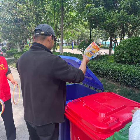 垃圾分类宣讲进社区