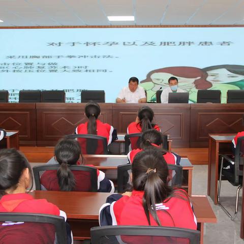 健康进校园 护航青春助成长——图牧吉中心学校邀请医院健康宣传员做健康讲座