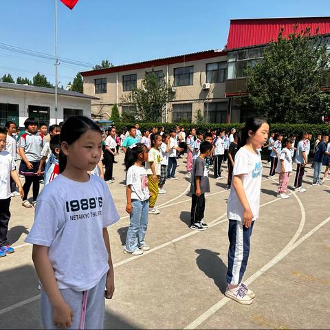 关爱学生幸福成长——南甸完全小学课间操