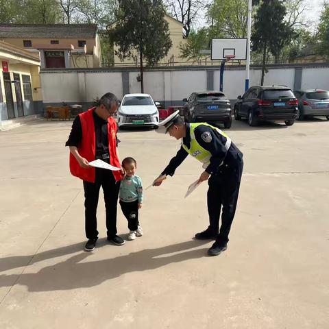 【千村宣教】渭滨交警走进农村开展交通安全宣传活动