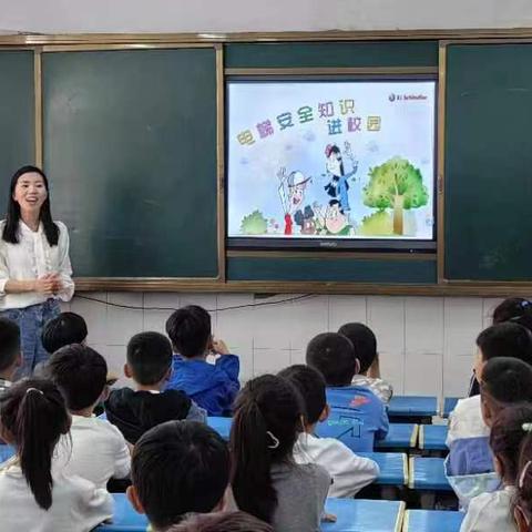 小课堂，大世界——光明路小学一(5)班家长进课堂开课了