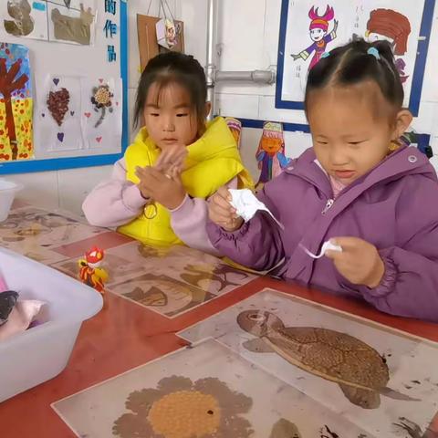 彩泥趣味多——三十里铺镇中心幼儿园大二班美工区观察记录