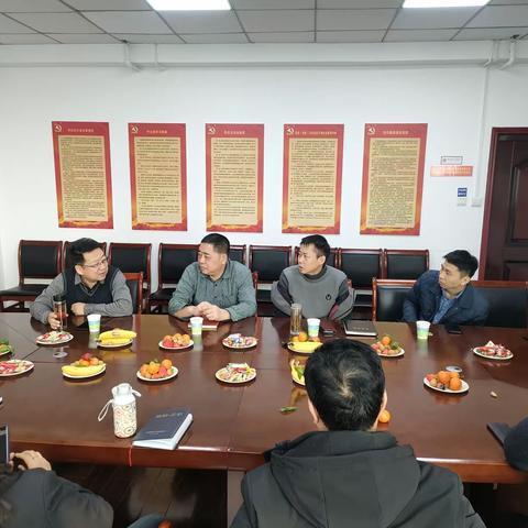 市委政法委 第二党支部组织开展“以廉洁家教家风，助推党风政风清正廉洁，开展关心关爱活动”主题党日活动