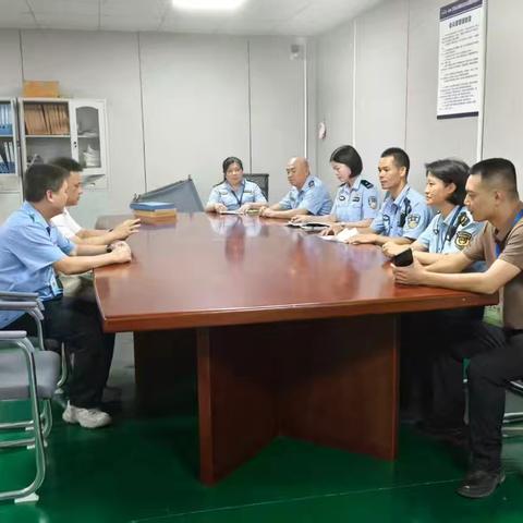 五指山市综合行政执法局联合多部门对机动车检测机构开展行政检查