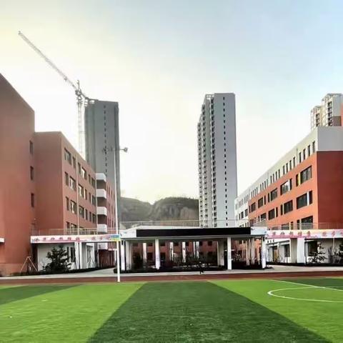 沐“双减”春风徜徉校园   浸 校 园 文 化 润 泽 童 心