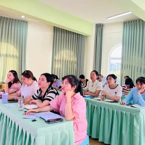 以"微"入精“课"展风采—-泸县命明镇中心幼儿园6月团队教研活动
