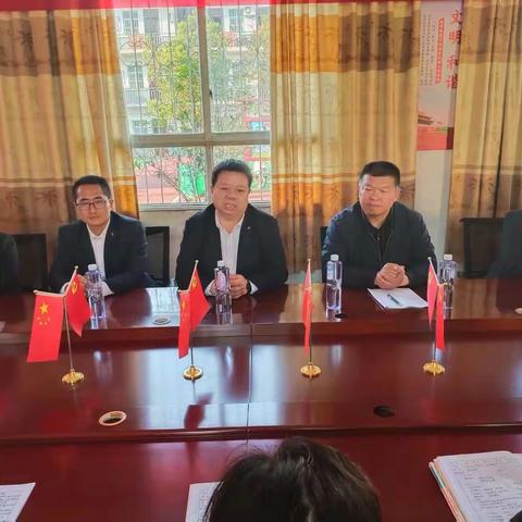 三小团队送教下乡     专业引领播撒春光