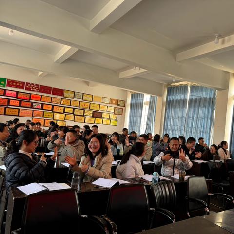 蓄势新学期 聚力再起航——隆阳区丙麻中学2025年春季学期“小学期制”教师培训