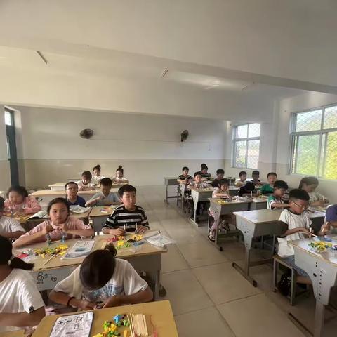 遇见科学、预见未来—记驿城小学三年级“小小科学家”社团活动总结