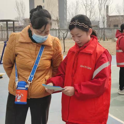 争做小小宣传员，文明社区共创建——南关小学志愿者走进南关社区开展垃圾分类宣传活动