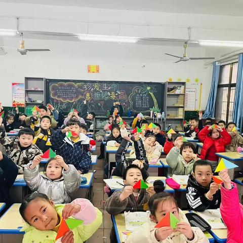 咸宁市第二小学  一（5）班  丰富多彩的校园生活。