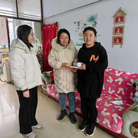 情系幼儿   爱在家访———汀流河镇中心幼儿园家访活动