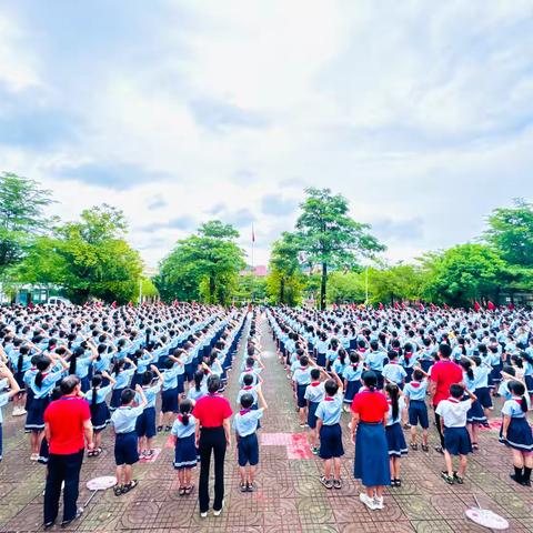 “健康人生 绿色无毒” ——万宁市南林中心学校第十八周 主题升旗仪式暨国际禁毒日宣传教育