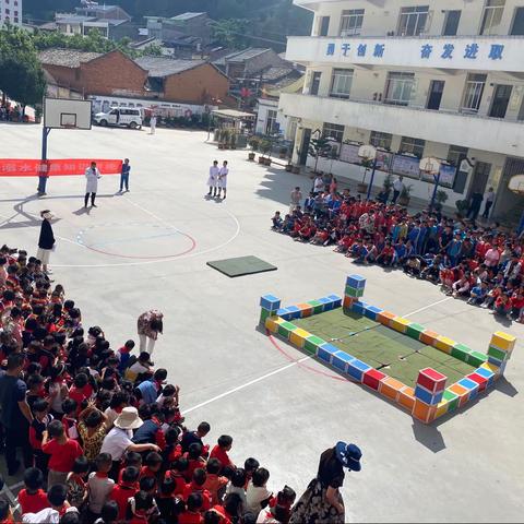 提高防溺水意识，筑牢安全基石——记文山市平坝镇中心学校平坝小学防溺水安全应急演练活动