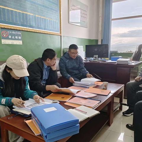 “搞好信息教学、紧跟时代步伐”州县联合督导促实施