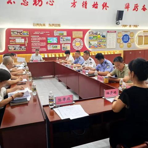 市人大常委会副主任冯明进代表联络中心开展联系代表活动