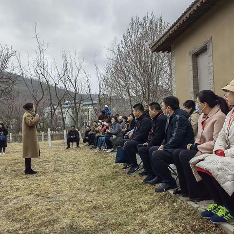 踏红色沃土 读峥嵘史诗——“国培计划”黑龙江省小学优秀党组织书记省外高级研修班第九组参观教育实践基地