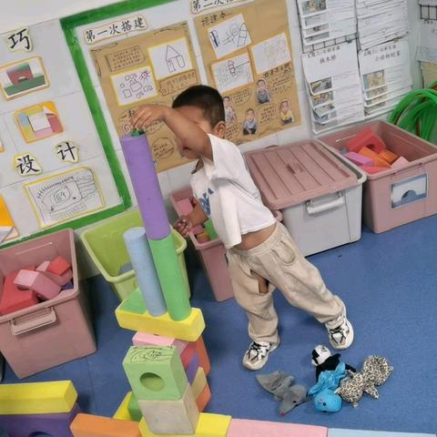 小班建构区持续观察记录