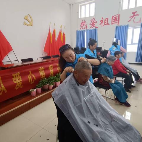 八十一团昌盛社区妇联开展“美丽从爱心剪发开始”义剪志愿服务活动