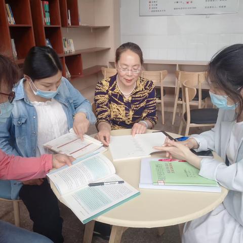 不负夏日长，共嗅书卷香——记高一语文组读书分享活动