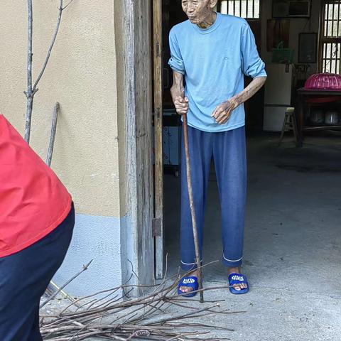 畚岭村新时代文明实践站关爱老人活动