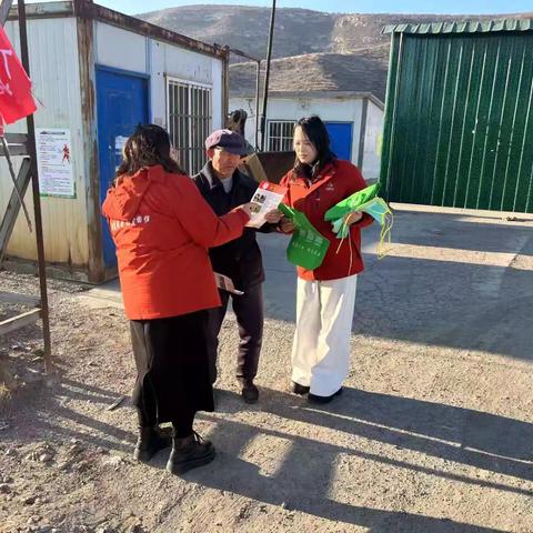 禁毒社工进村入户，织密乡村防毒安全网