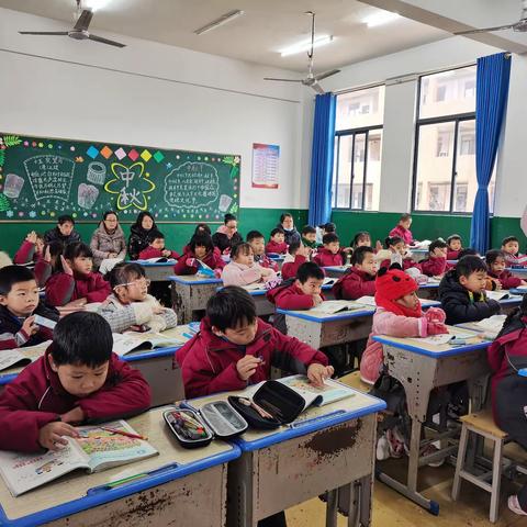 “语”你同行，“数”说精彩——东乡区第五中学小学语文数学公开课活动