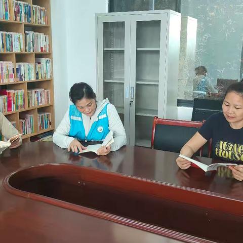 “书香净美·共建文明”——兰河村委会农村书屋环境卫生整治