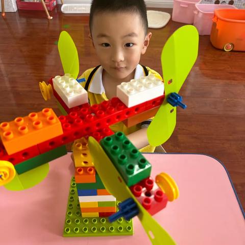 隋氏幼儿园中班乐高：测风仪