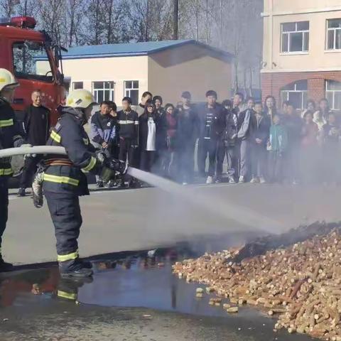 肇州县榆树乡开展“消防安全进校园”活动