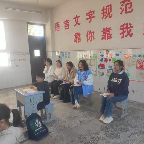 六塔镇牙头中心小学开展公开课活动