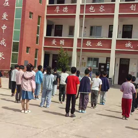 六塔镇牙头中心小学开展防灾减灾宣传活动