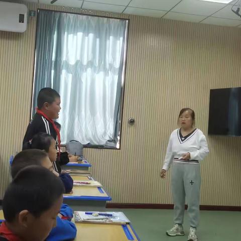 〖哈达镇小学〗名师引领课堂，研磨助力成长