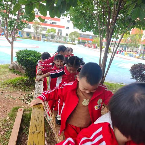 “入园第一步，成长一大步”——记洱源县第二幼儿园小62班入园