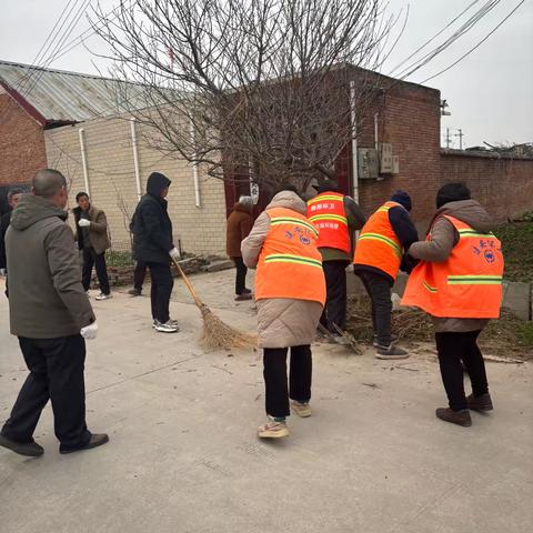 迎新春·净家园——椹涧乡方庄村开展人居环境