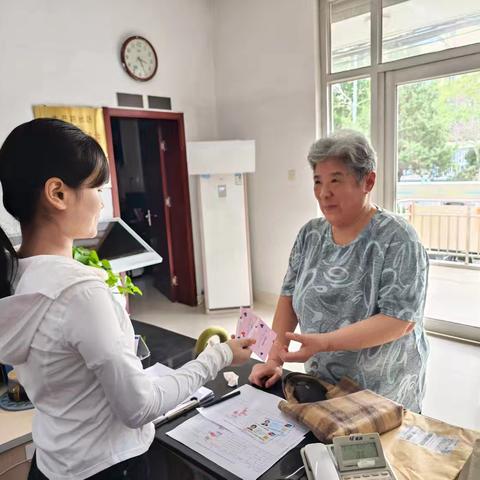 心系特扶 情暖人心——生产路社区中秋走访慰问计生特扶家庭