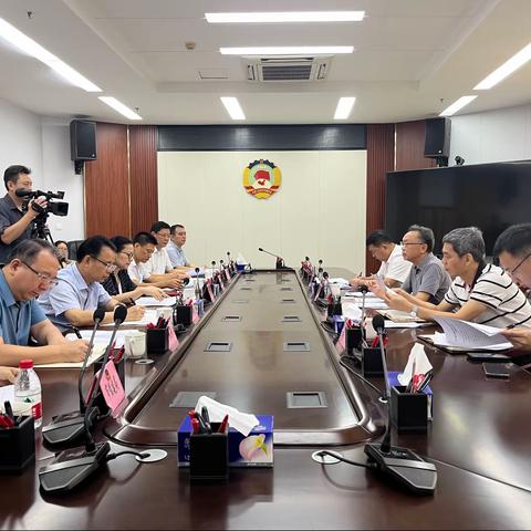 省政协副主席侯茂丰到儋州督办信访事项化解工作