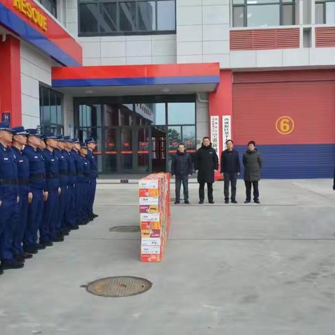 空港新城副巡视员倪忠明一行走访慰问空港新城消防救援大队
